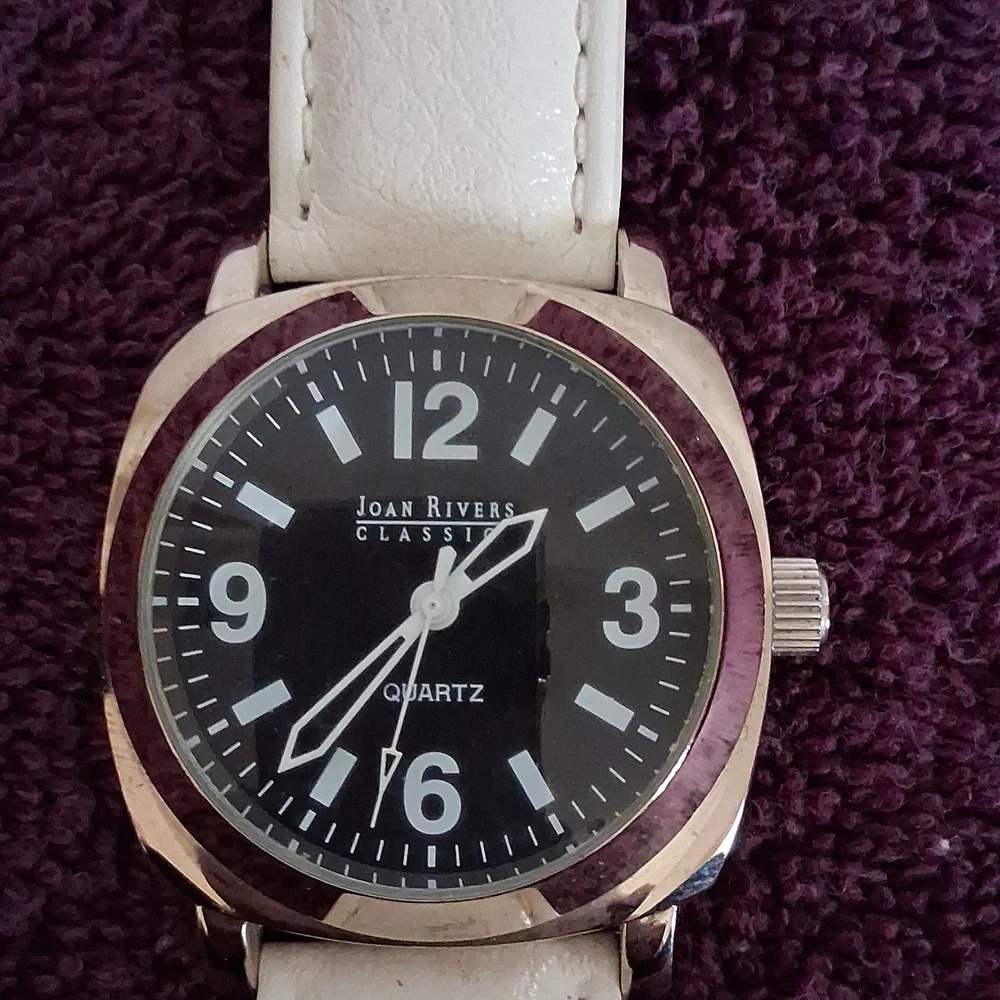Joan Rivers Watch - Picture 2 of 7
